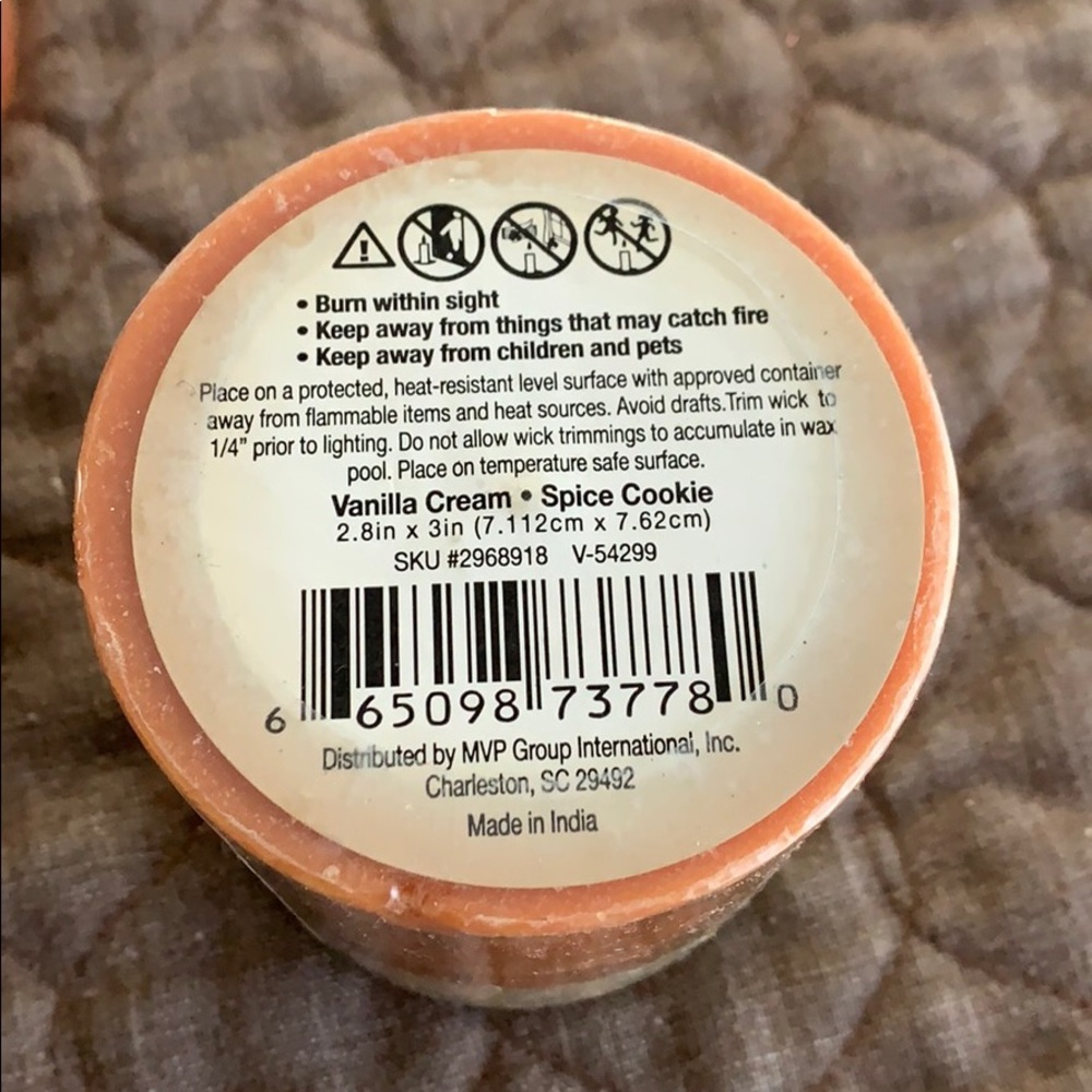 🍂🕯️Pair of Fall Pillar Candles - Picture 4 of 8